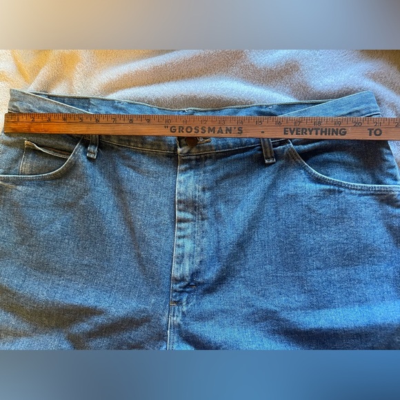- Wrangler Men’s Relaxed Fit  Medium Wash Blue Jeans Shorts Size 42 (42x8.… - Picture 5 of 6